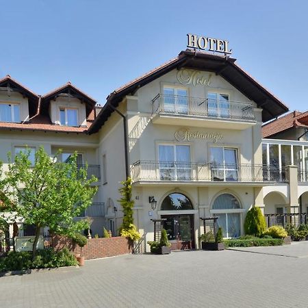 Hotel Mateo Stopnica Exteriér fotografie